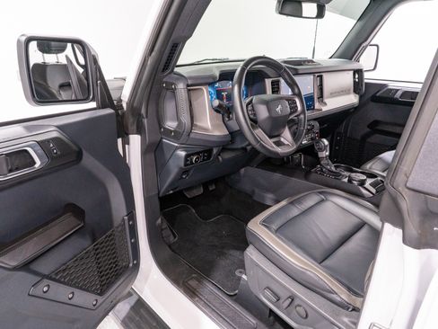 Used 2025 Ford Bronco Outer Banks AWD/4WD image 12