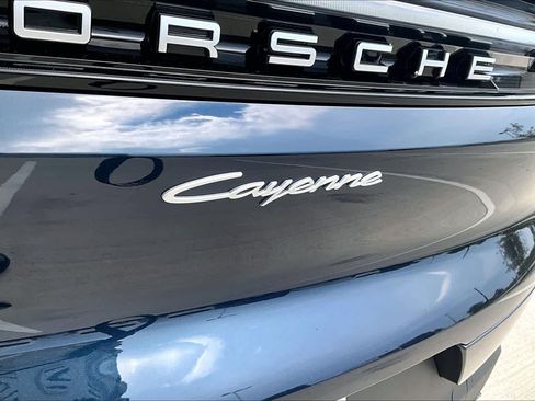 Used 2026 Porsche Cayenne Coupe AWD/4WD image 9