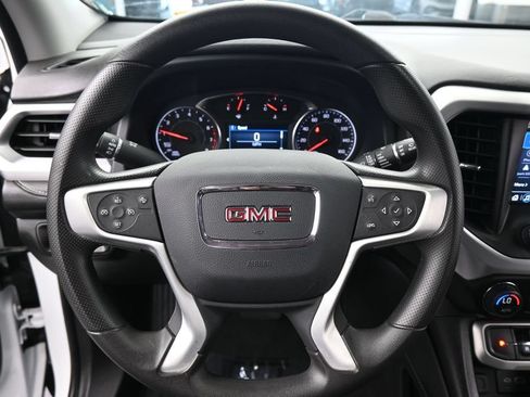 Used 2023 GMC Acadia SLE w/ Driver Convenience Package FWD image 17