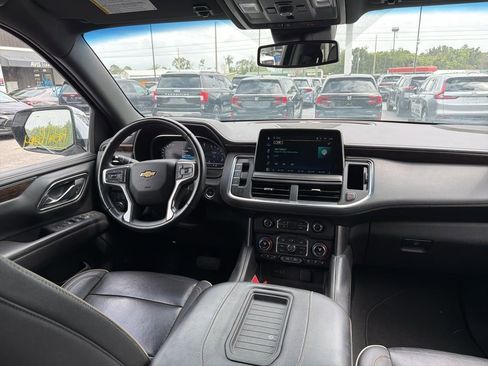 Used 2023 Chevrolet Suburban Premier image 7