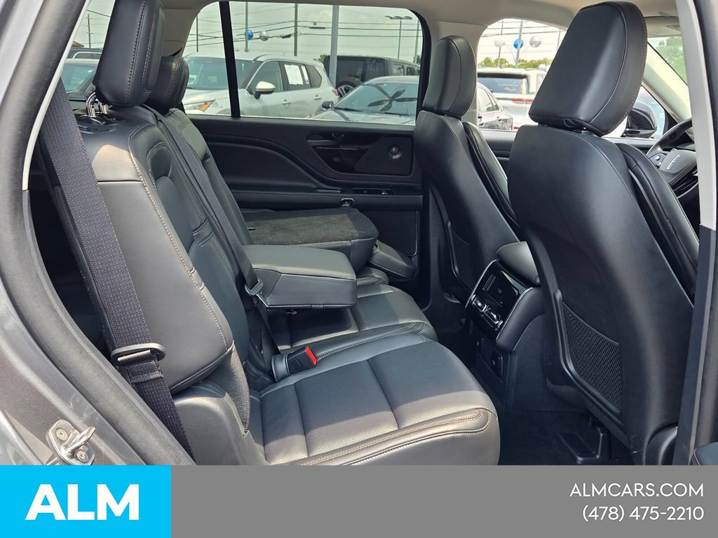 Used 2025 Lincoln Aviator Reserve AWD/4WD image 14