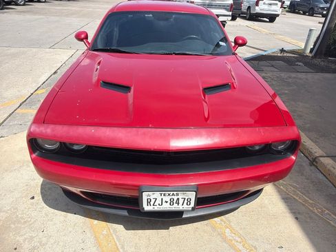 Used 2015 Dodge Challenger R/T w/ Quick Order Package 28B R/T RWD image 4