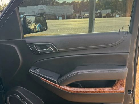 Used 2018 Chevrolet Tahoe Premier image 12