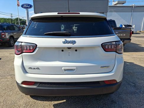 Used 2024 Jeep Compass Latitude AWD/4WD image 5
