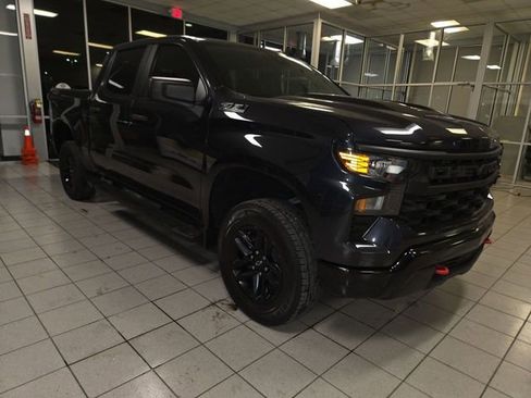 Used 2024 Chevrolet Silverado 1500 Custom Trail Boss w/ LPO, Dark Essentials Package AWD/4WD image 2