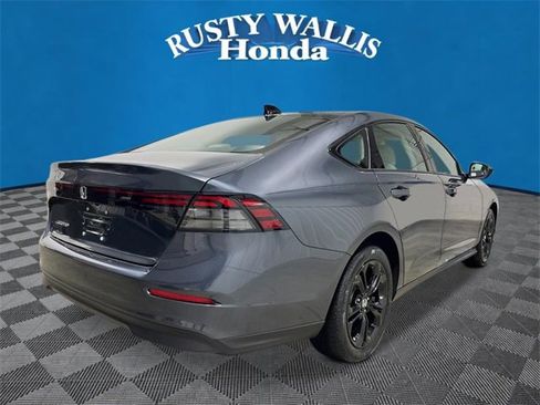 New 2025 Honda Accord SE image 3