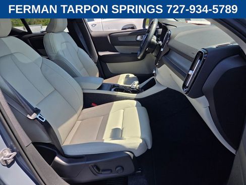 Certified 2022 Volvo XC40 T4 Inscription FWD image 19