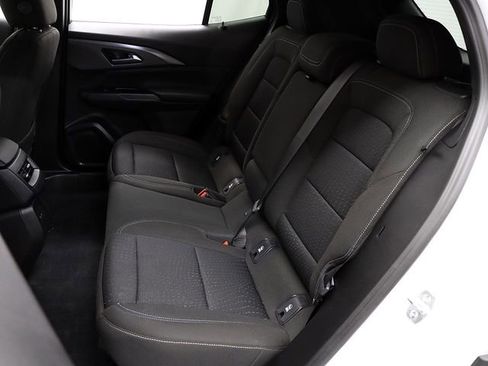 Used 2025 Chevrolet Equinox EV LT w/ Comfort Package image 14