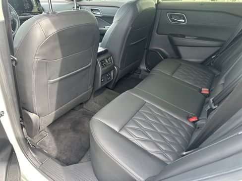 Used 2023 Nissan Rogue Platinum w/ Platinum Premium Package image 22