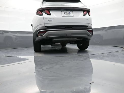Certified 2025 Hyundai Tucson SE AWD/4WD image 30