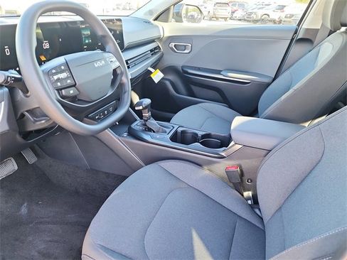 New 2025 Kia K4 LXS image 11