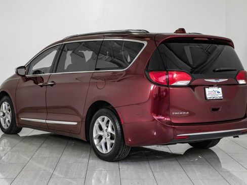 Used 2020 Chrysler Pacifica Limited image 7