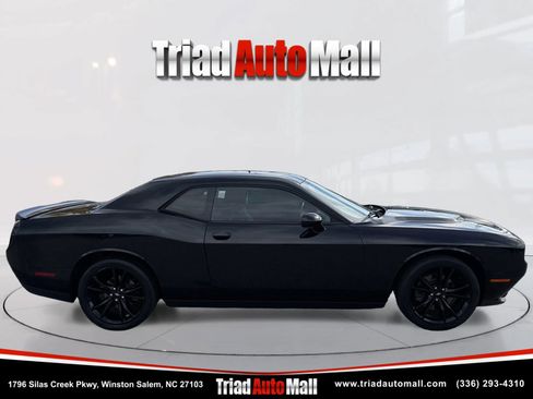 Used 2018 Dodge Challenger SXT Plus image 4