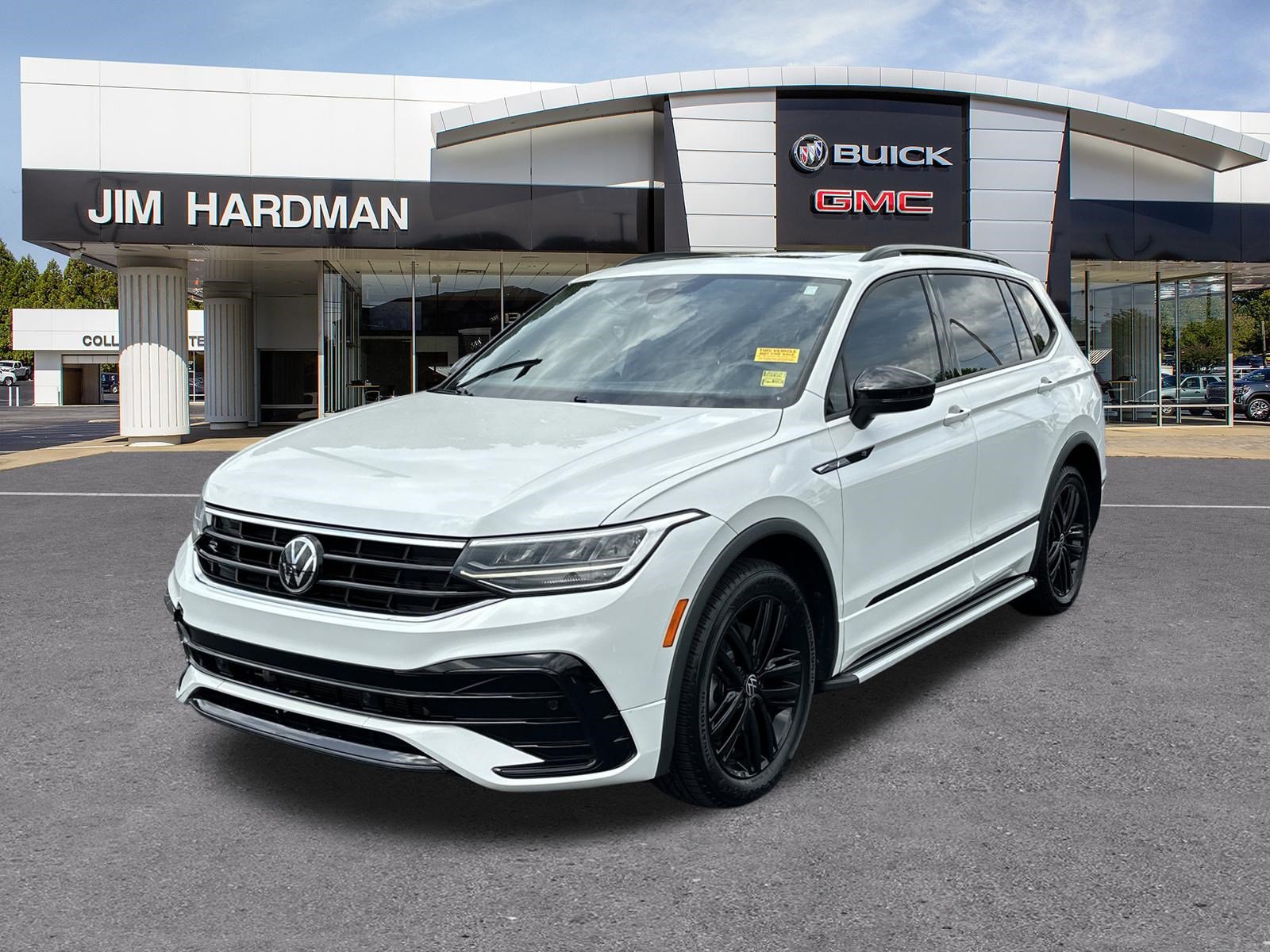 Used 2022 Volkswagen Tiguan SE R-Line FWD image 3