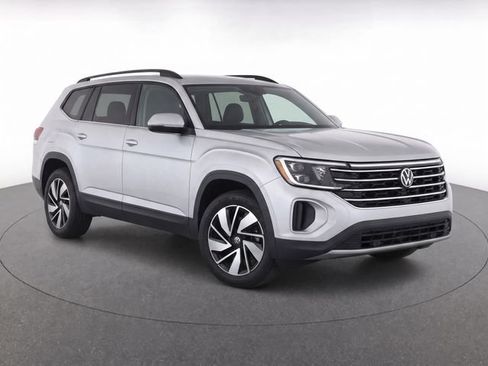 Used 2025 Volkswagen Atlas SE FWD image 1