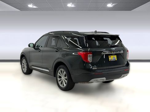 Used 2023 Ford Explorer XLT w/ Equipment Group 202A AWD/4WD image 2