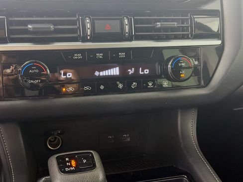 Used 2024 Nissan Pathfinder SV FWD image 22