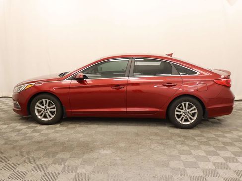 Used 2015 Hyundai Sonata SE w/ Option Group 09 FWD image 2