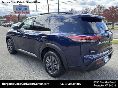 Used 2024 Nissan Pathfinder SV image 6