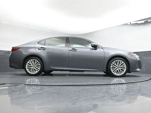 Used 2014 Lexus ES 350 w/ Luxury Package image 36