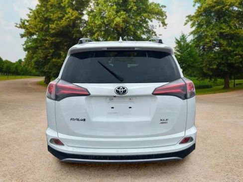 Used 2018 Toyota RAV4 XLE w/ Plus Extra Value Package image 7