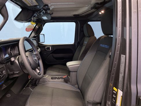 Certified 2025 Jeep Wrangler Unlimited Rubicon 4xe w/ Safety Group image 9