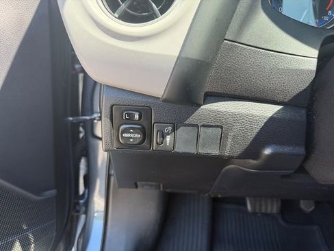 Used 2019 Toyota Corolla LE FWD image 24