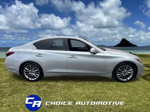 Used 2020 INFINITI Q50 Luxe w/ Essential Package (3.0T Luxe) RWD image 9