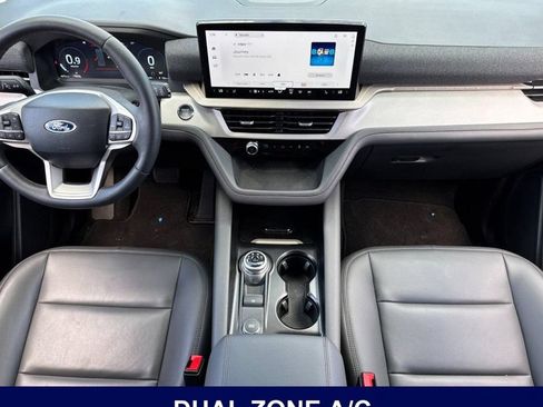 Used 2025 Ford Explorer Active w/ Active Comfort Package RWD image 16