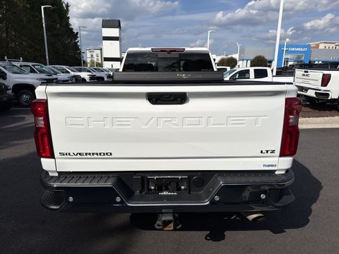 Used 2025 Chevrolet Silverado 3500 LTZ w/ LTZ Convenience Package AWD/4WD image 9