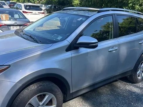Used 2013 Toyota RAV4 XLE AWD/4WD image 2