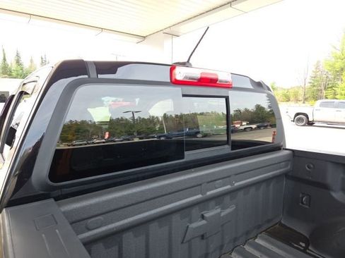 Used 2021 Chevrolet Colorado Z71 w/ Z71 Midnight Edition image 23