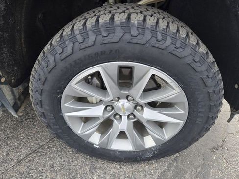 Used 2021 Chevrolet Silverado 1500 High Country w/ Z71 Off-Road Package AWD/4WD image 35