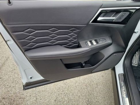 New 2026 Mitsubishi Outlander SEL FWD image 23
