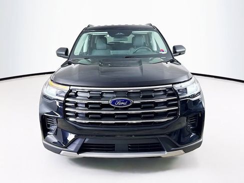 Used 2025 Ford Explorer Active RWD image 4