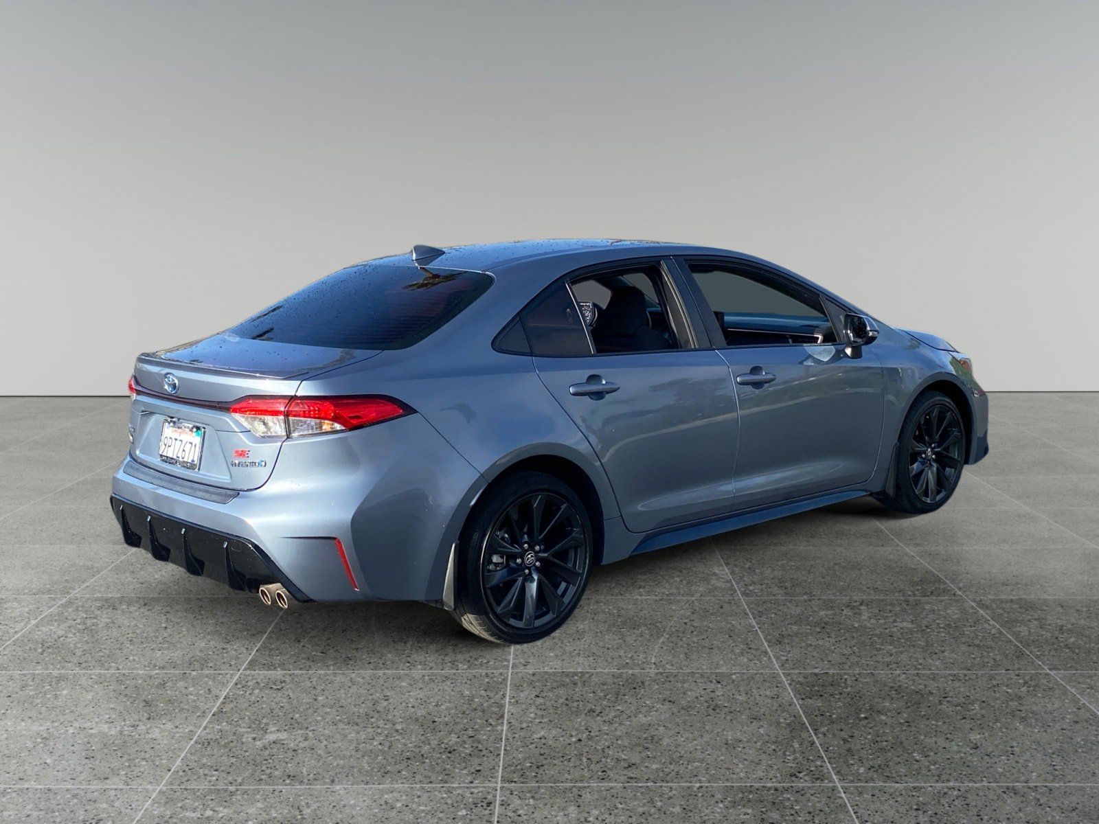Used 2024 Toyota Corolla SE w/ SE Package FWD image 5
