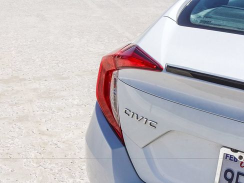 Used 2020 Honda Civic Sport image 7