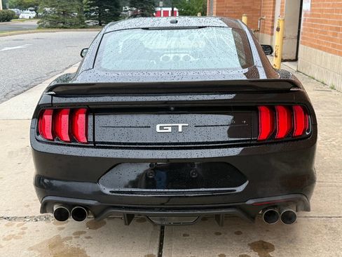 Used 2019 Ford Mustang GT RWD image 4