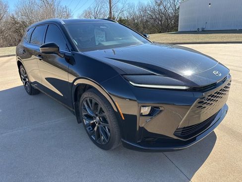 Used 2025 Toyota Crown Signia image 7