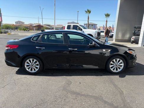 Used 2018 Kia Optima LX w/ 17" Alloy Wheels Package FWD image 8