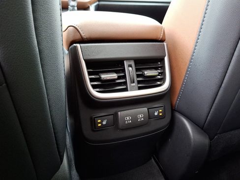 Used 2020 Subaru Outback Touring AWD/4WD image 12