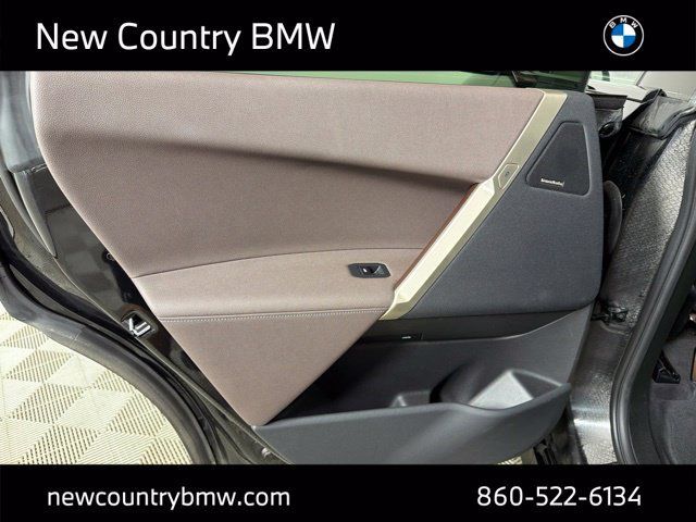 Used 2024 BMW iX xDrive50 w/ Sport Package AWD/4WD image 15