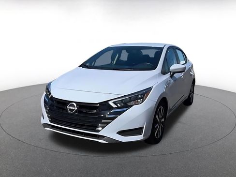 Used 2025 Nissan Versa SV image 7