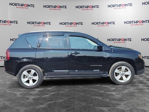 Used 2017 Jeep Compass Latitude AWD/4WD image 7