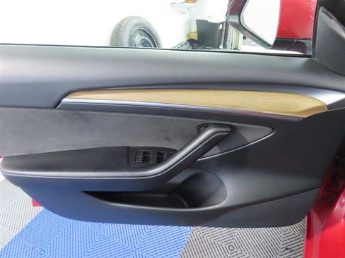 Used 2023 Tesla Model 3 Standard Range image 14