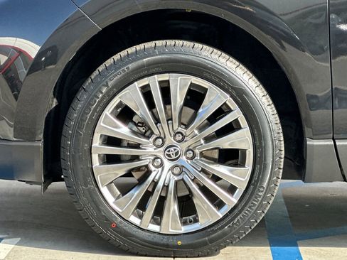 Certified 2023 Toyota Venza Limited AWD/4WD image 26