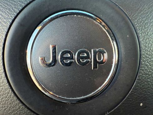 Used 2020 Jeep Grand Cherokee Altitude image 16