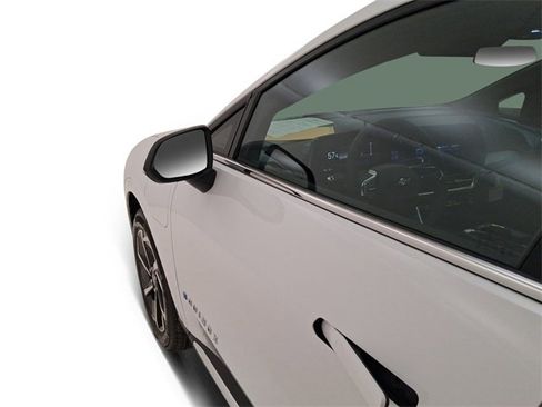 Used 2025 Chevrolet Equinox EV LT image 10