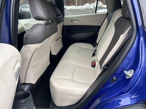 Used 2023 Toyota Corolla Cross XLE w/ Convenience Package image 27