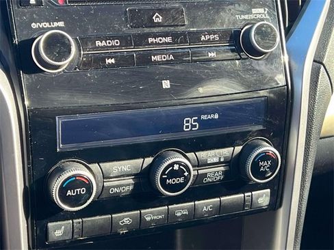 Used 2020 Subaru Ascent Limited image 31